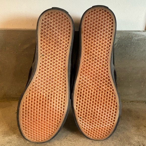 Black On Black Vans Slip On Shoes Size Women’s 6.5
Great Condition No Box - Picture 11 of 11